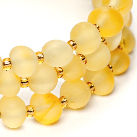 Браслет &quot;Мятый шар&quot; из Янтаря на струне купить
